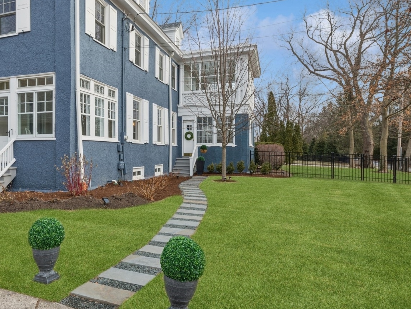 160 Sheridan Road Glencoe, IL 60093 - Photo 2 of 46