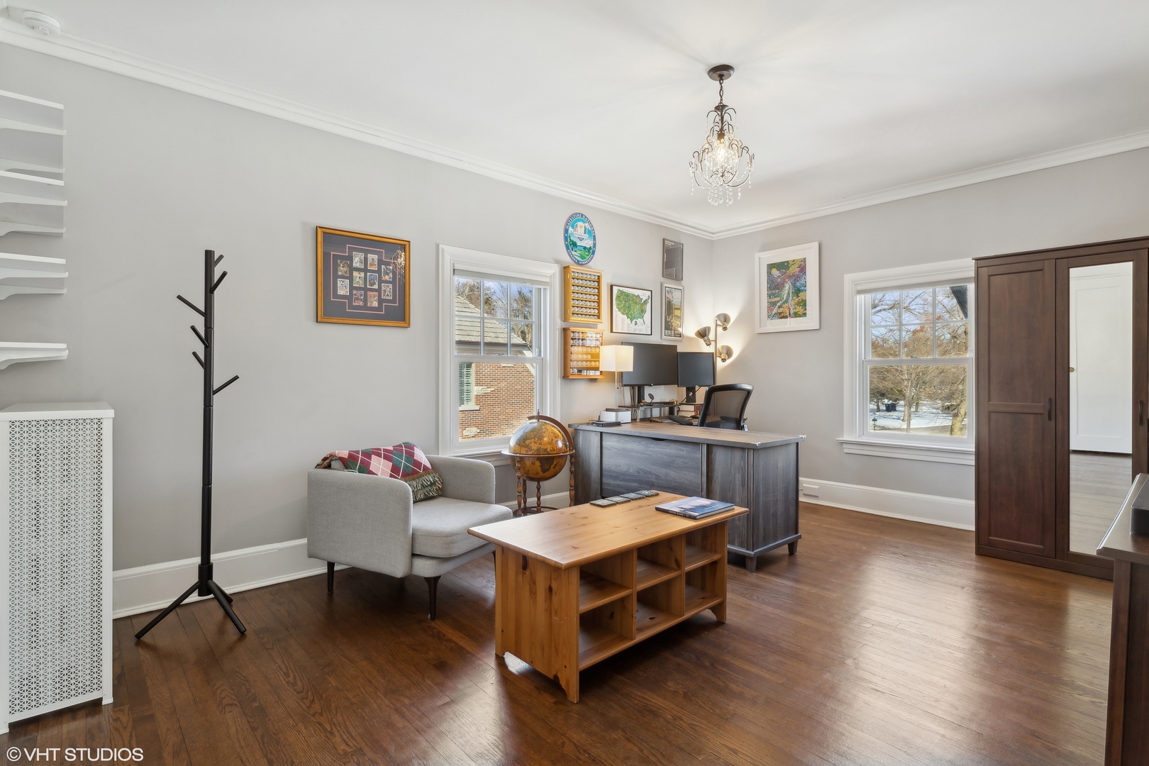 160 Sheridan Road Glencoe, IL 60093 - Photo 32 of 46 a living room with furniture and a window