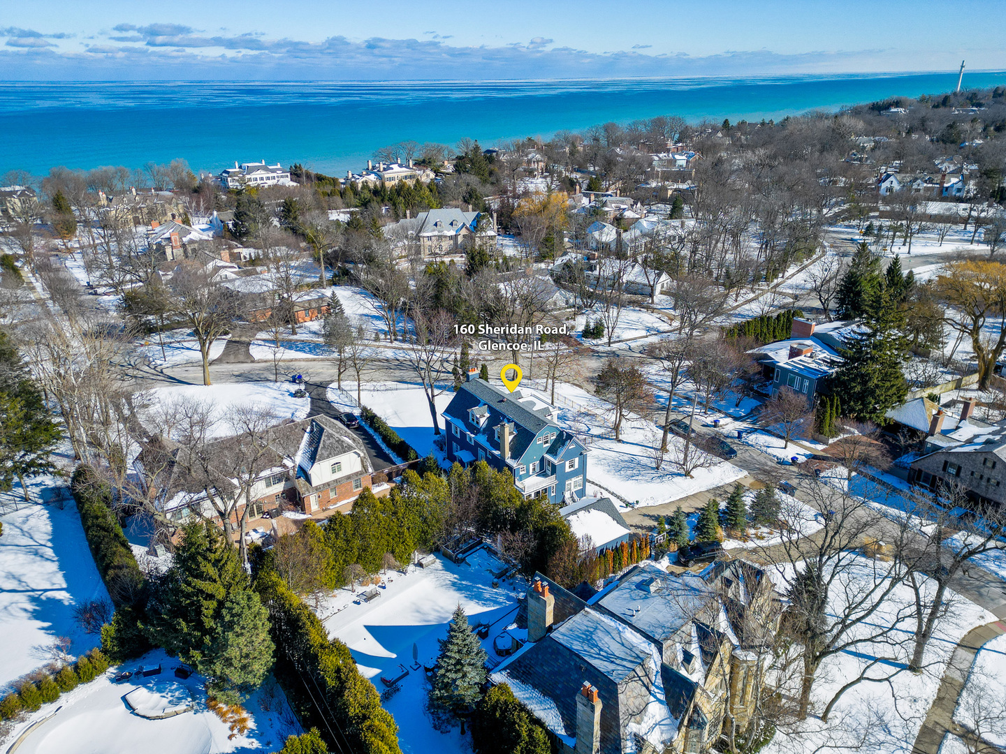 160 Sheridan Road Glencoe, IL 60093 - Photo 6 of 46 a view of a city