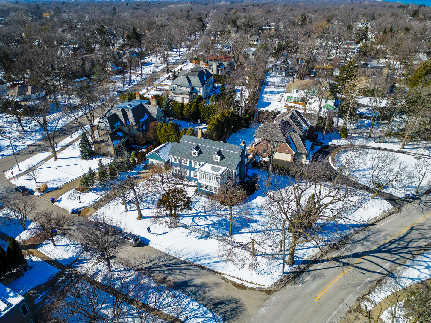 160 Sheridan Road Glencoe, IL 60093 - Photo 7 of 46 a view of city