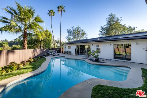 $1,800,000 | 3374 Canton Way, Studio City, CA 91604