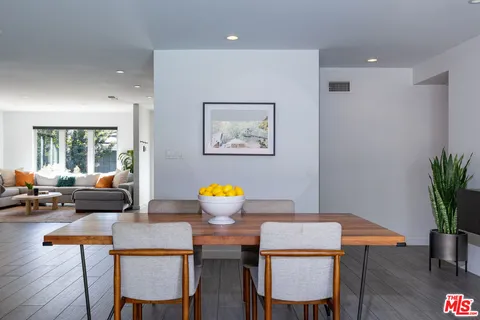 $1,800,000 | 3374 Canton Way, Studio City, CA 91604