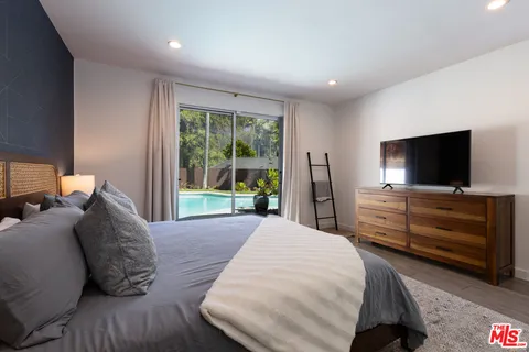 $1,800,000 | 3374 Canton Way, Studio City, CA 91604