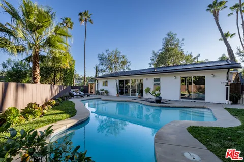 $1,800,000 | 3374 Canton Way, Studio City, CA 91604