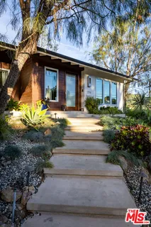 $1,800,000 | 3374 Canton Way, Studio City, CA 91604