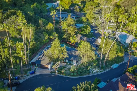 $1,800,000 | 3374 Canton Way, Studio City, CA 91604