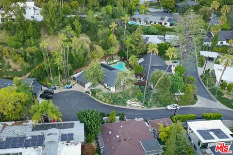 $1,800,000 | 3374 Canton Way, Studio City, CA 91604
