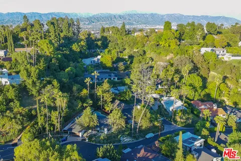 $1,800,000 | 3374 Canton Way, Studio City, CA 91604