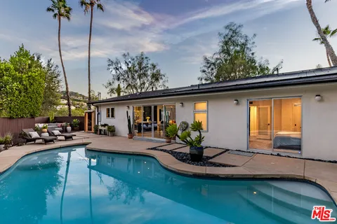 $1,800,000 | 3374 Canton Way, Studio City, CA 91604