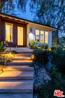 $1,800,000 | 3374 Canton Way, Studio City, CA 91604