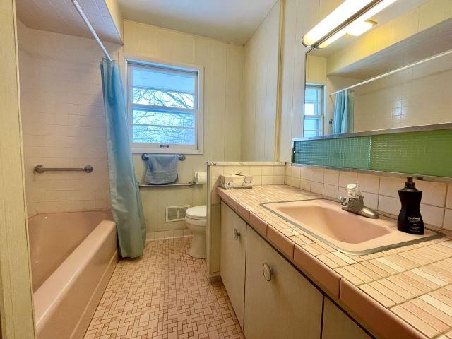 8949 North Luce Road Alma, MI 48801 - Photo 11 of 27 1896250-10.JPG