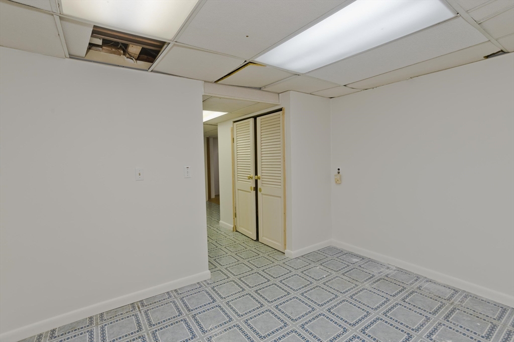 118 Woodland Road Springfield, MA 01129 - Photo 14 of 17