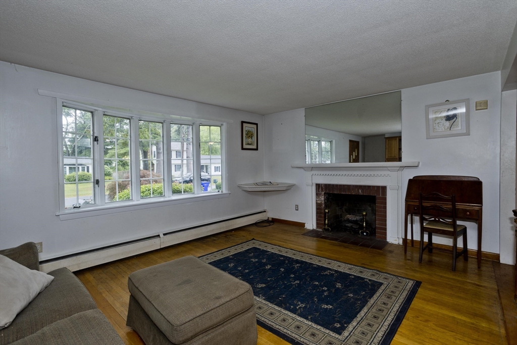 118 Woodland Road Springfield, MA 01129 - Photo 5 of 17