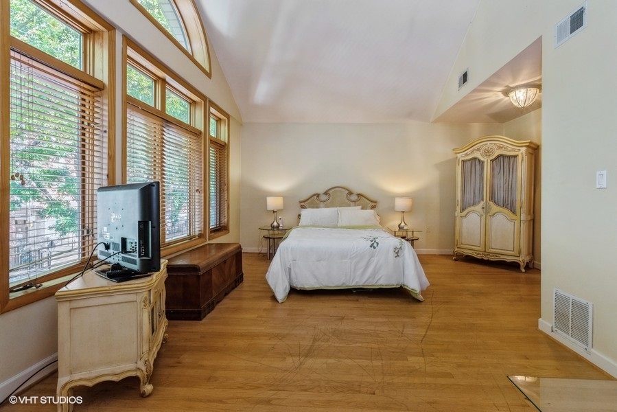907 South Carpenter Street Chicago, IL 60607 - Photo 4 of 16 Gallery Image 4