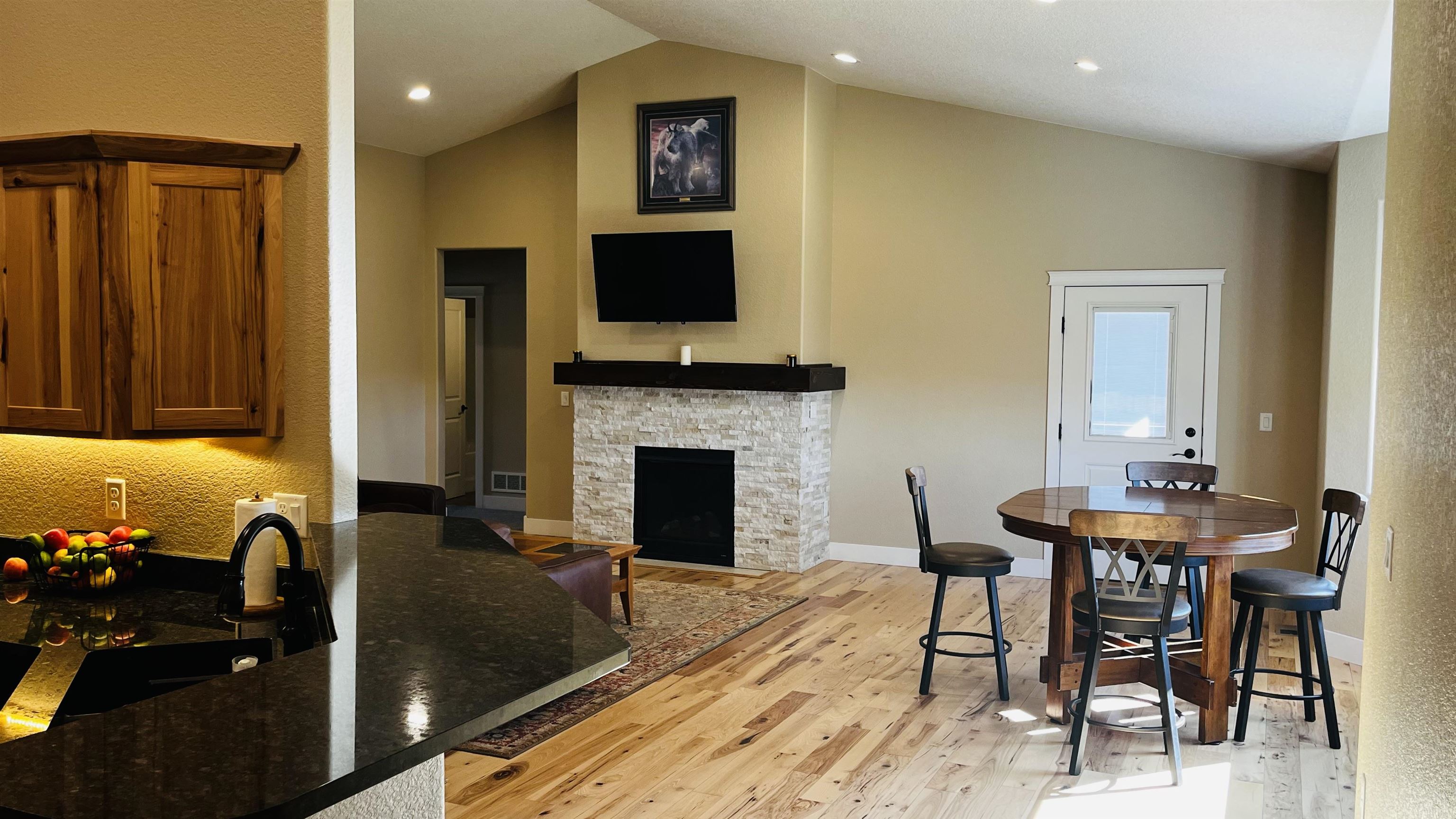 6776 Rogue River Road Casper, WY 82604 - Photo 5 of 40