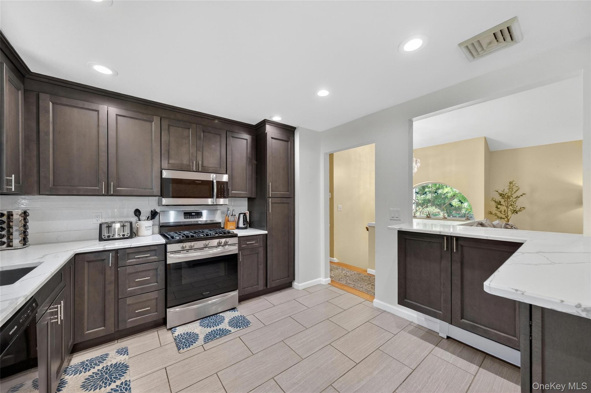 101 Brewer Road Newburgh, NY 12550 - Photo 11 of 47