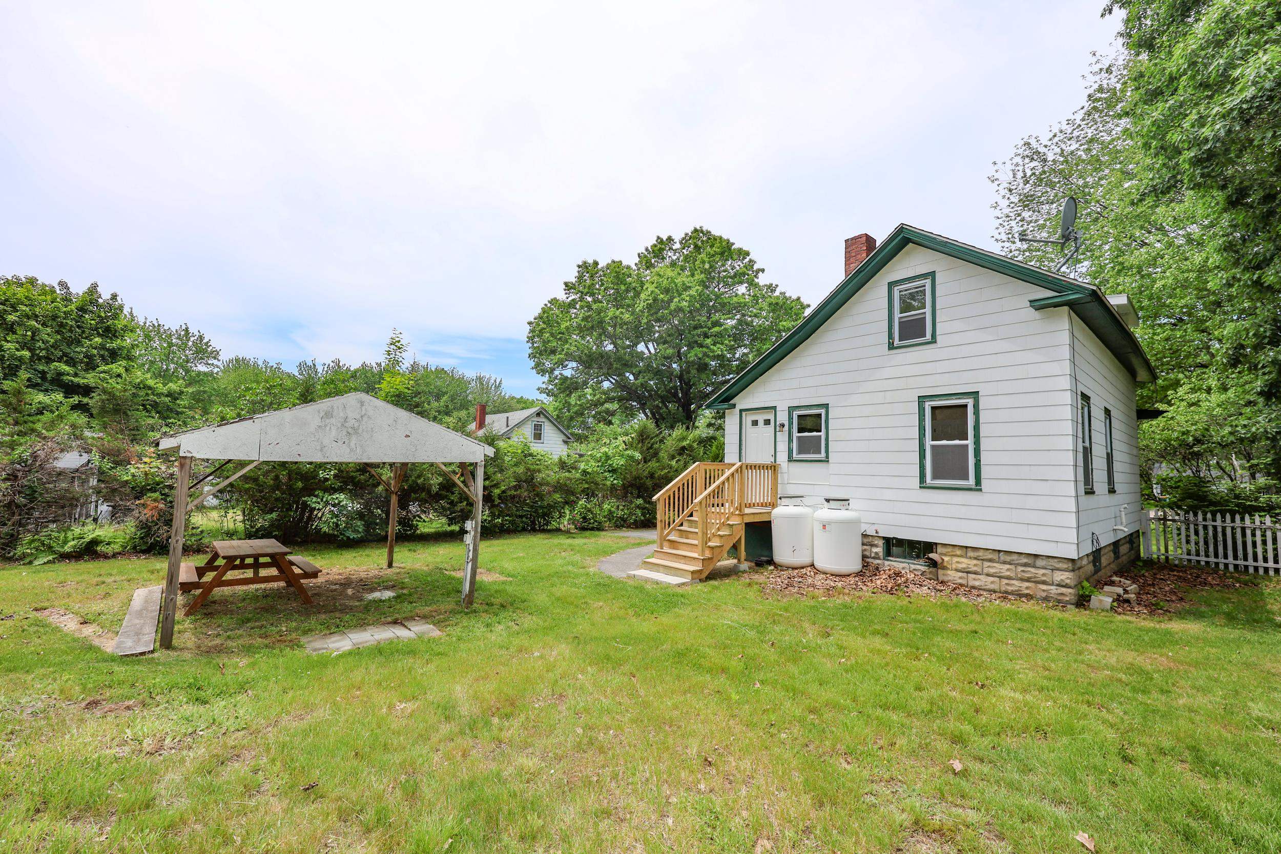 171 Eastern Avenue Rochester, NH 03867 - Photo 5 of 28