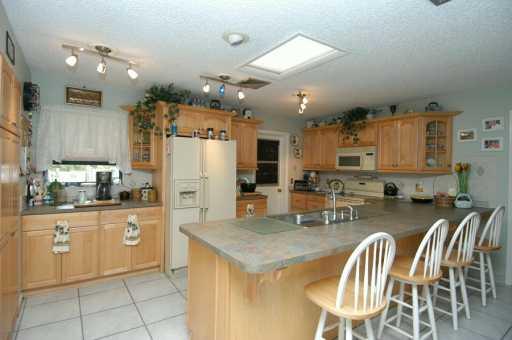 2044 Southwest Pitts Terrace Stuart, FL 34997 - Photo 2 of 8 Gallery Image 2