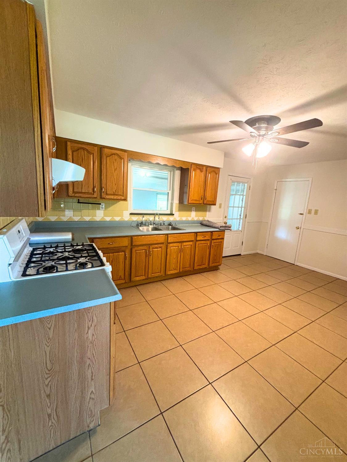 2595 Lebanon Road Lebanon, OH 45036 - Photo 3 of 5 Gallery Image 3