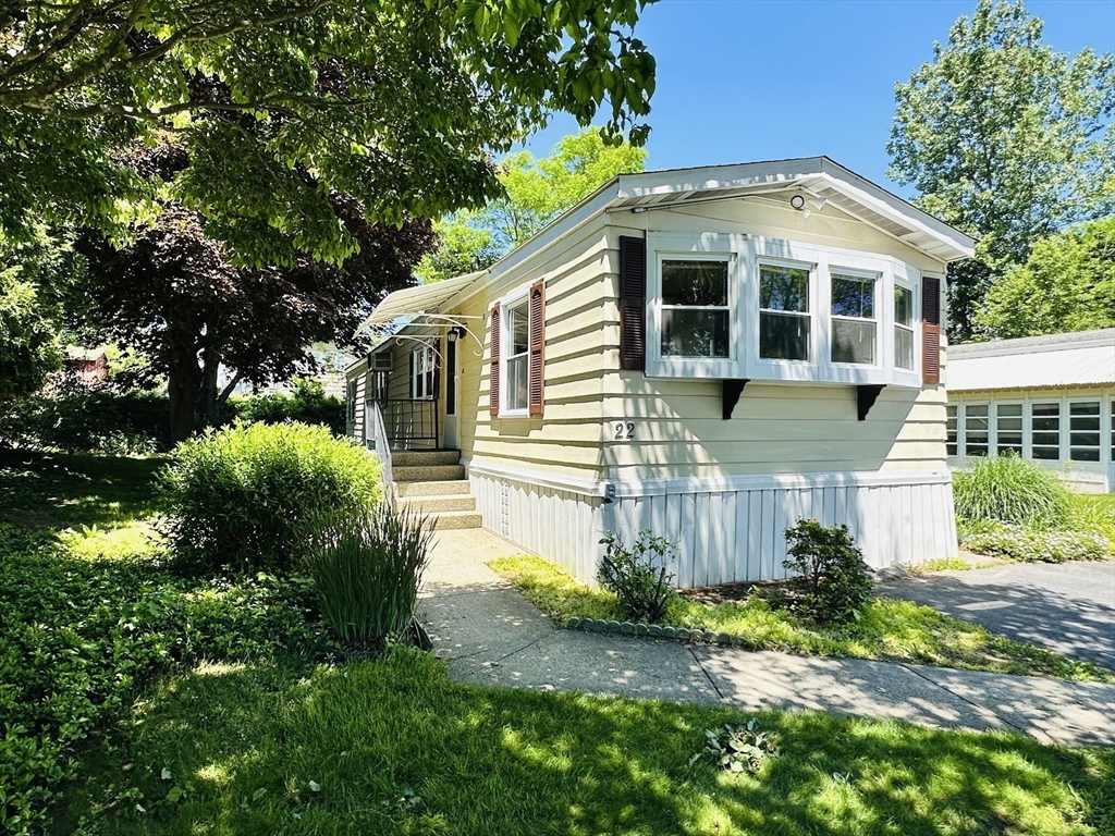 22 Contessa Drive Springfield, MA 01119 - Photo 2 of 36
