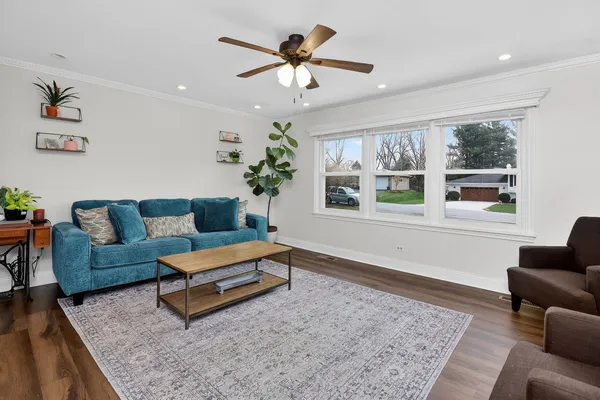 $439,900 | 4N170 Wiant Road, West Chicago, IL 60185