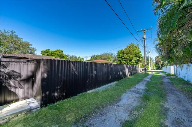 $950,000 | 625 Miller Drive, Miami Springs, FL 33166