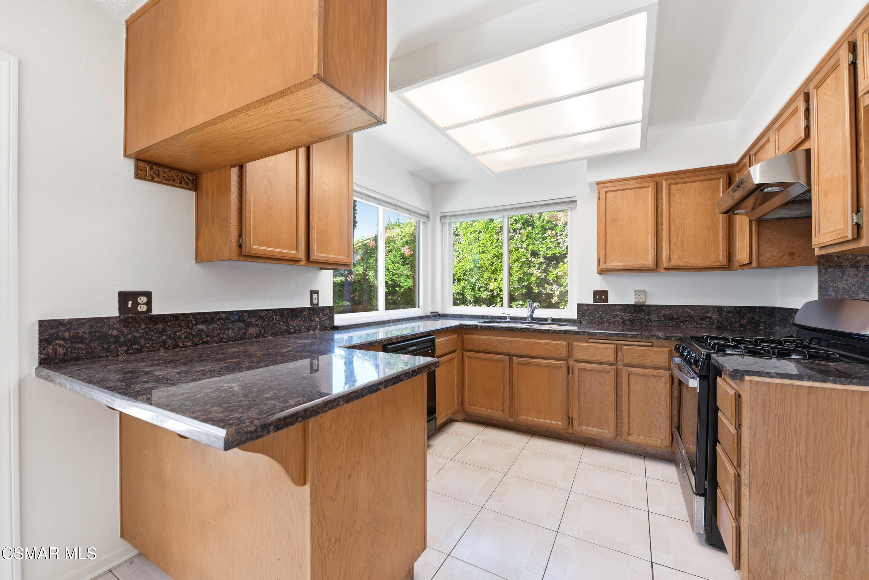 1425 Clayton Way Simi Valley, CA 93065 - Photo 3 of 27 1425 Clayton Way Simi Valley-9