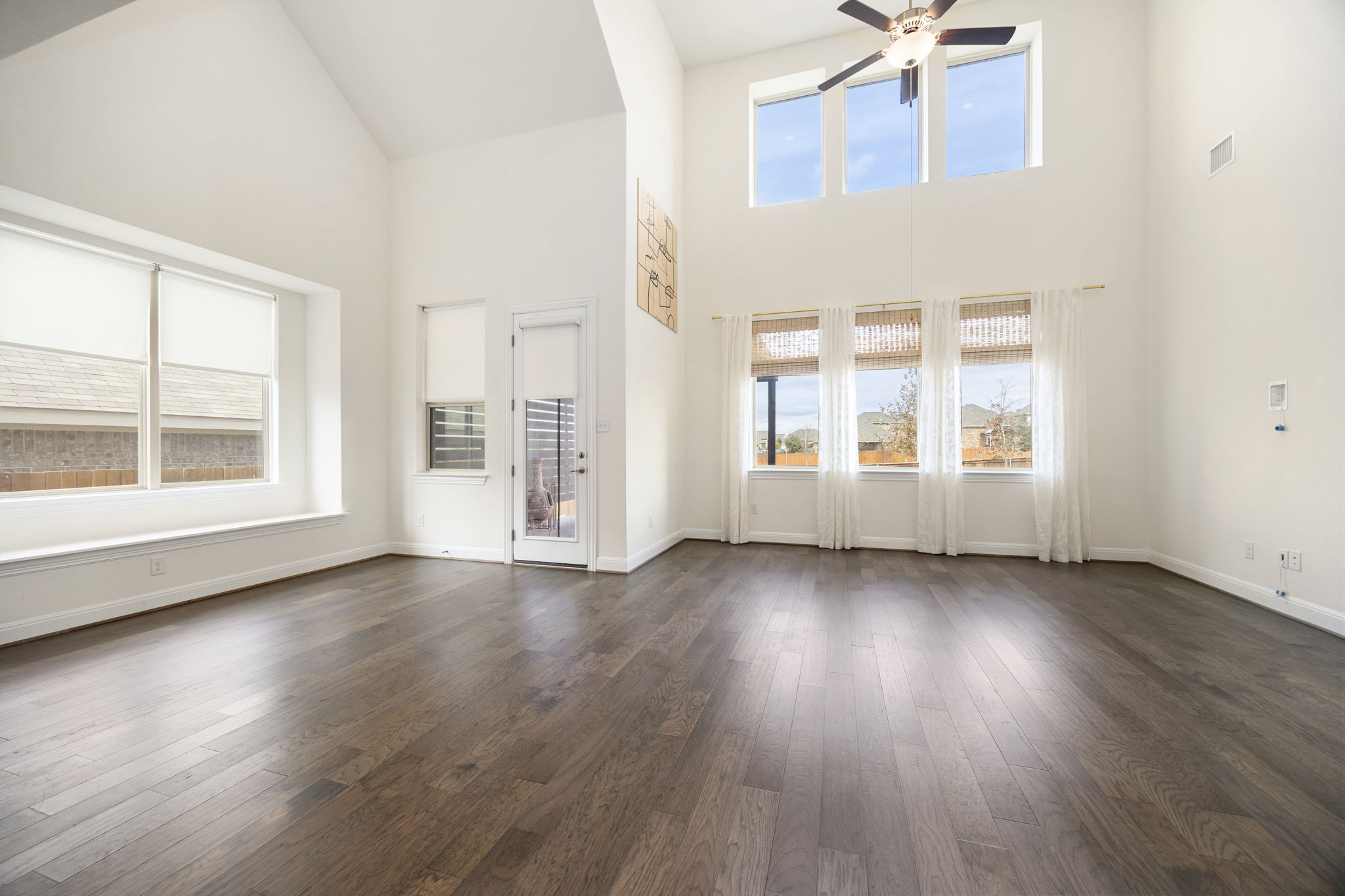 1098 Cherrystone Loop Buda, TX 78610 - Photo 13 of 37