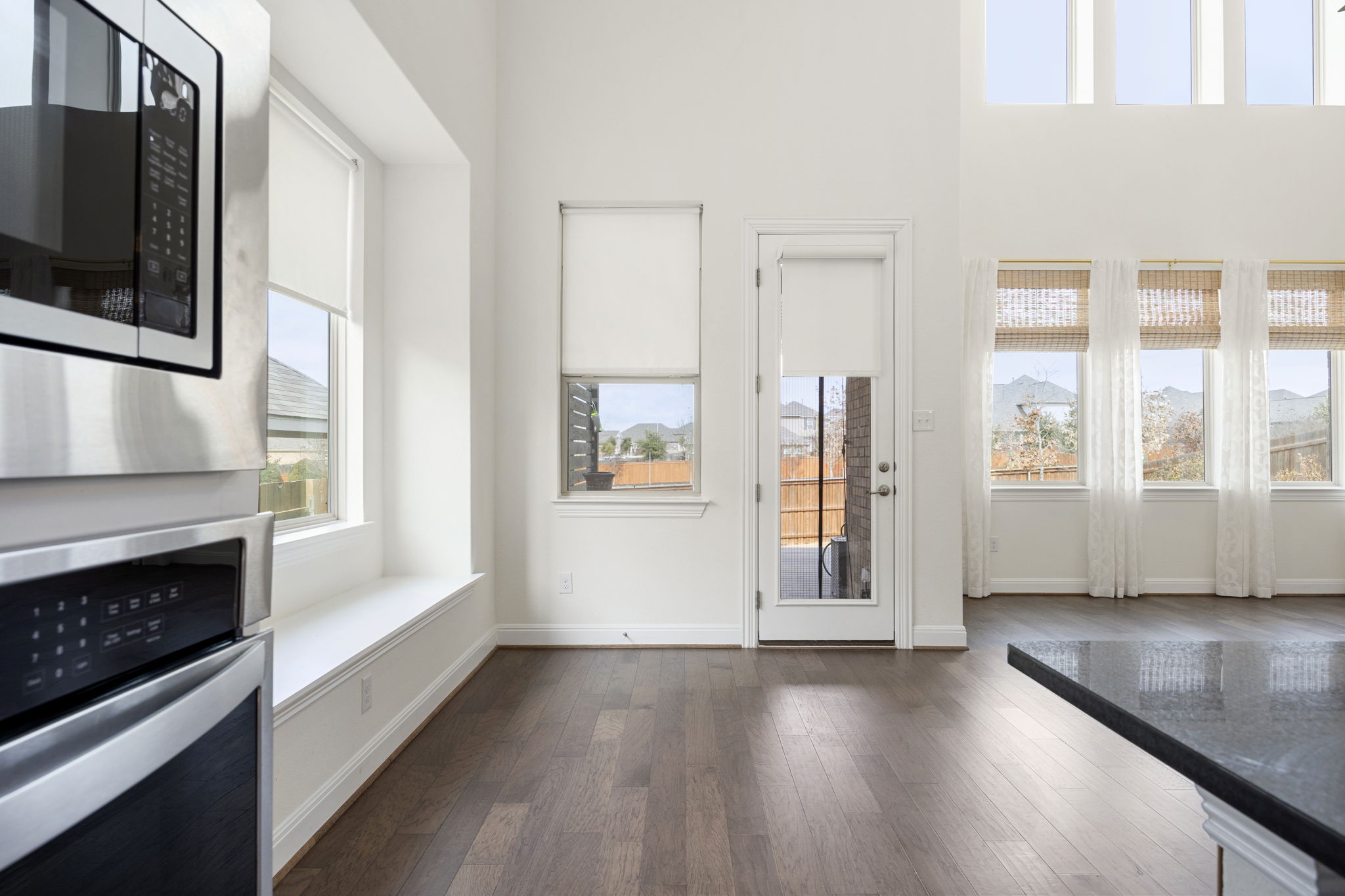 1098 Cherrystone Loop Buda, TX 78610 - Photo 9 of 37