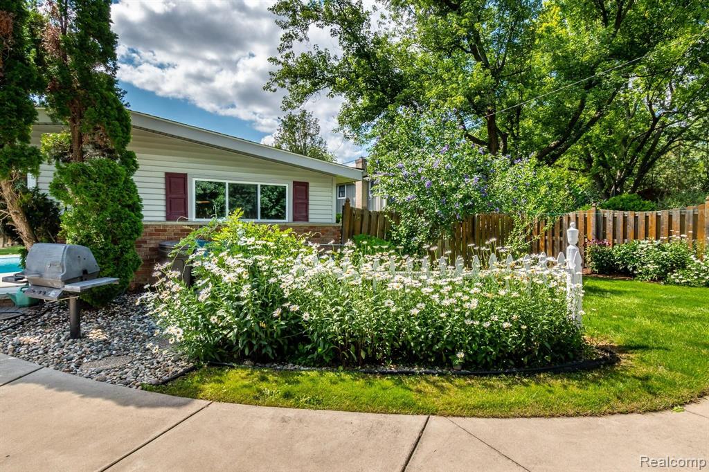 380 Donegal Drive Rochester Hills, MI 48309 - Photo 32 of 34