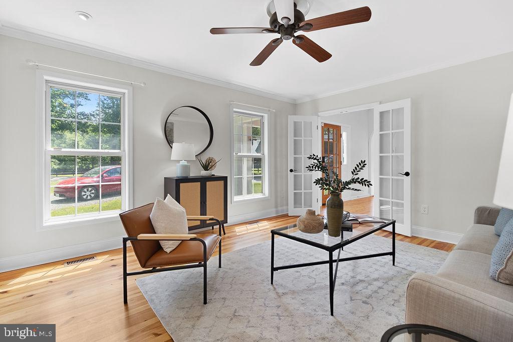 19821 Foggy Bottom Road Bluemont, VA 20135 - Photo 48 of 92 a living room with furniture