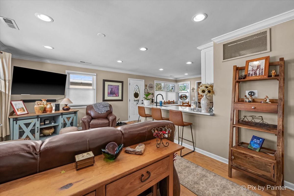 3712 Jay Lane Rolling Meadows, IL 60008 - Photo 5 of 25