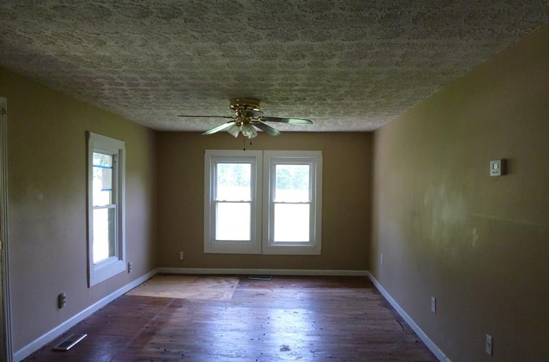 243 Lower Standing Rock Road Dover, TN 37058 - Photo 3 of 4 Living Room