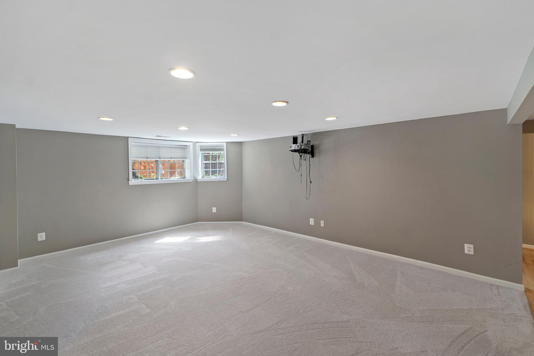 21163 Crocus Terrace Ashburn, VA 20147 - Photo 17 of 33