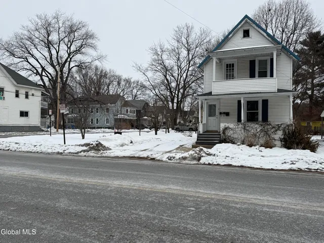 $1,000 | 172 Kingsboro Avenue, Gloversville, NY 12078
