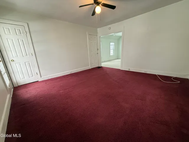 $1,000 | 172 Kingsboro Avenue, Gloversville, NY 12078