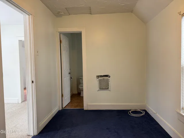 $1,000 | 172 Kingsboro Avenue, Gloversville, NY 12078