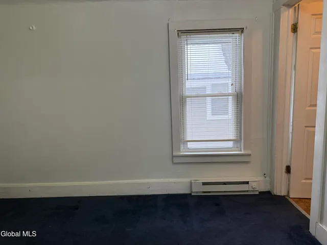 $1,000 | 172 Kingsboro Avenue, Gloversville, NY 12078