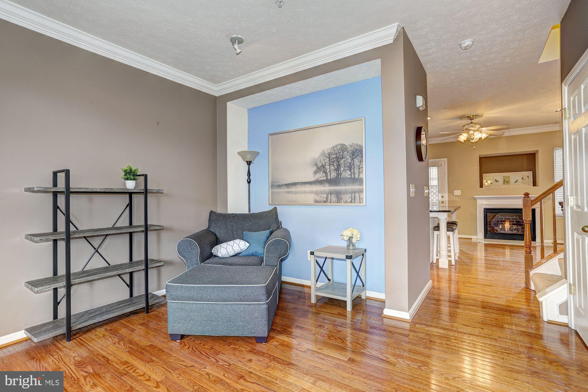 5057 Leasdale Road Baltimore, MD 21237 - Photo 13 of 42 Living Room