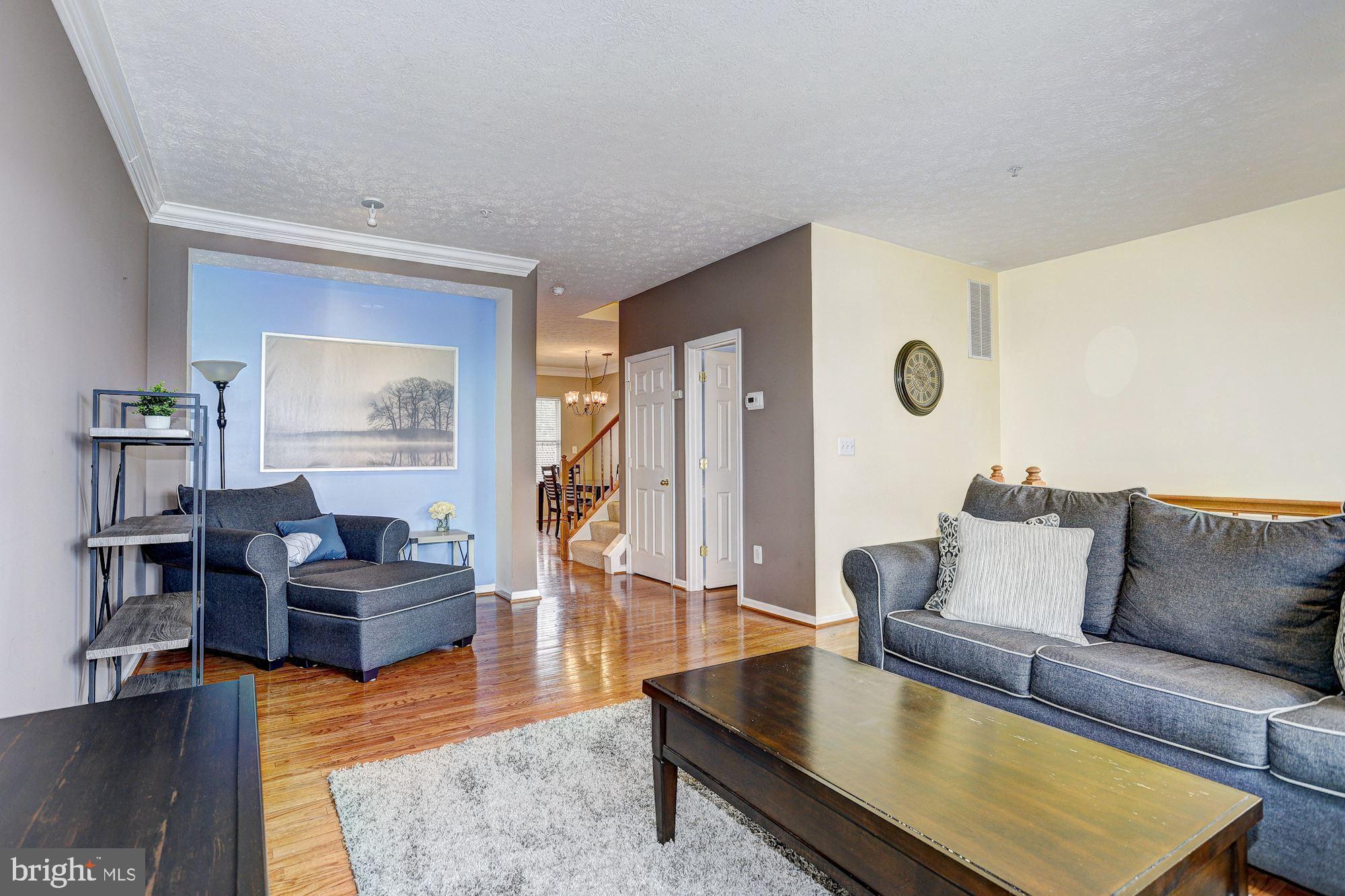 5057 Leasdale Road Baltimore, MD 21237 - Photo 14 of 42 Living Room