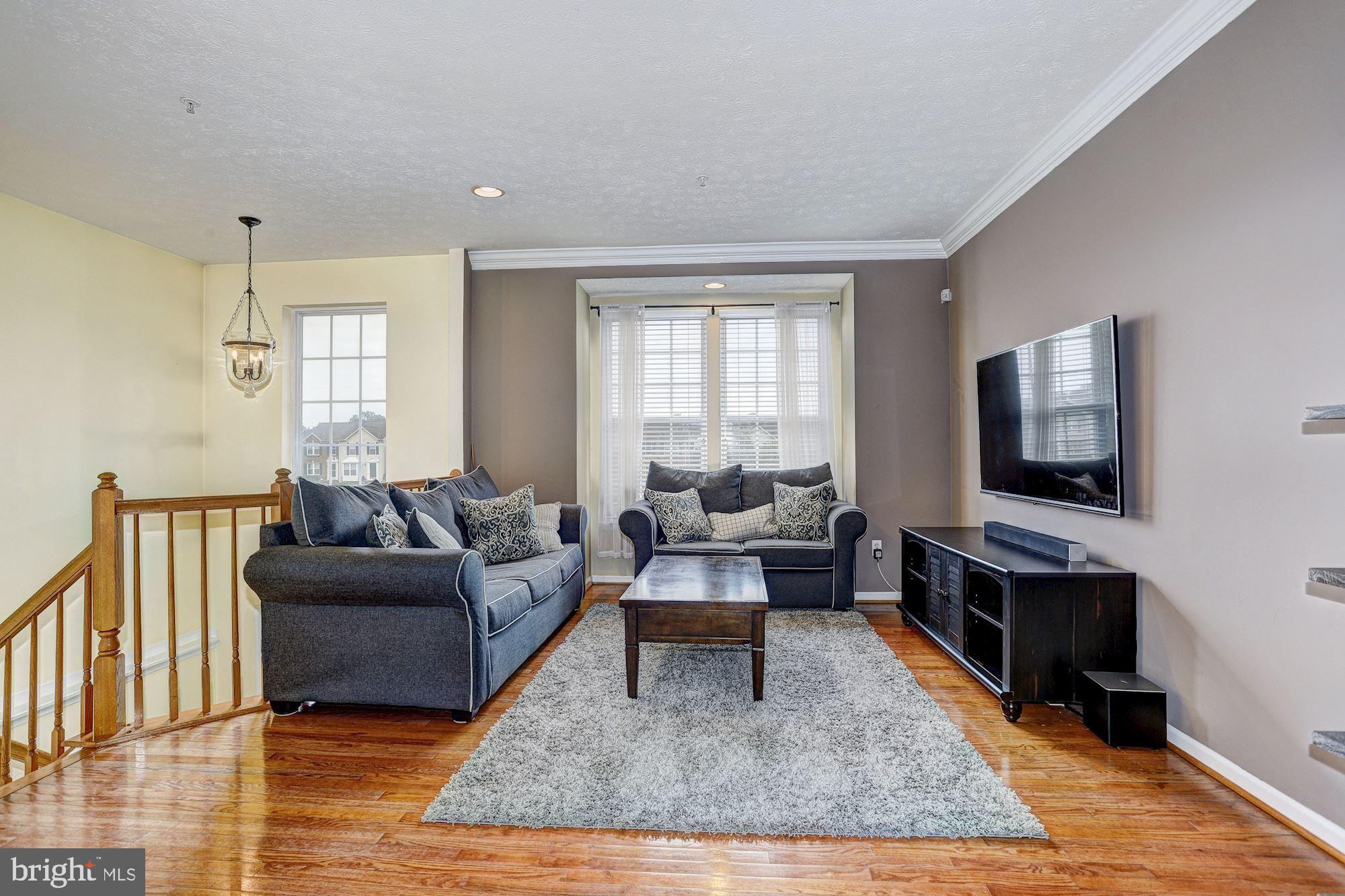 5057 Leasdale Road Baltimore, MD 21237 - Photo 10 of 42 Living Room
