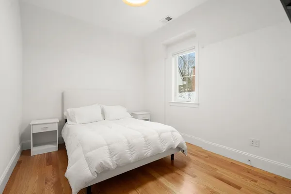 $4,200 | 68 Chestnut Street, Unit 6, Newton, MA 02465