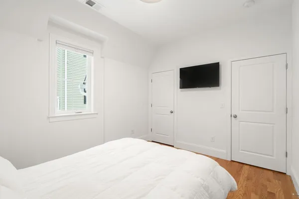 $4,200 | 68 Chestnut Street, Unit 6, Newton, MA 02465