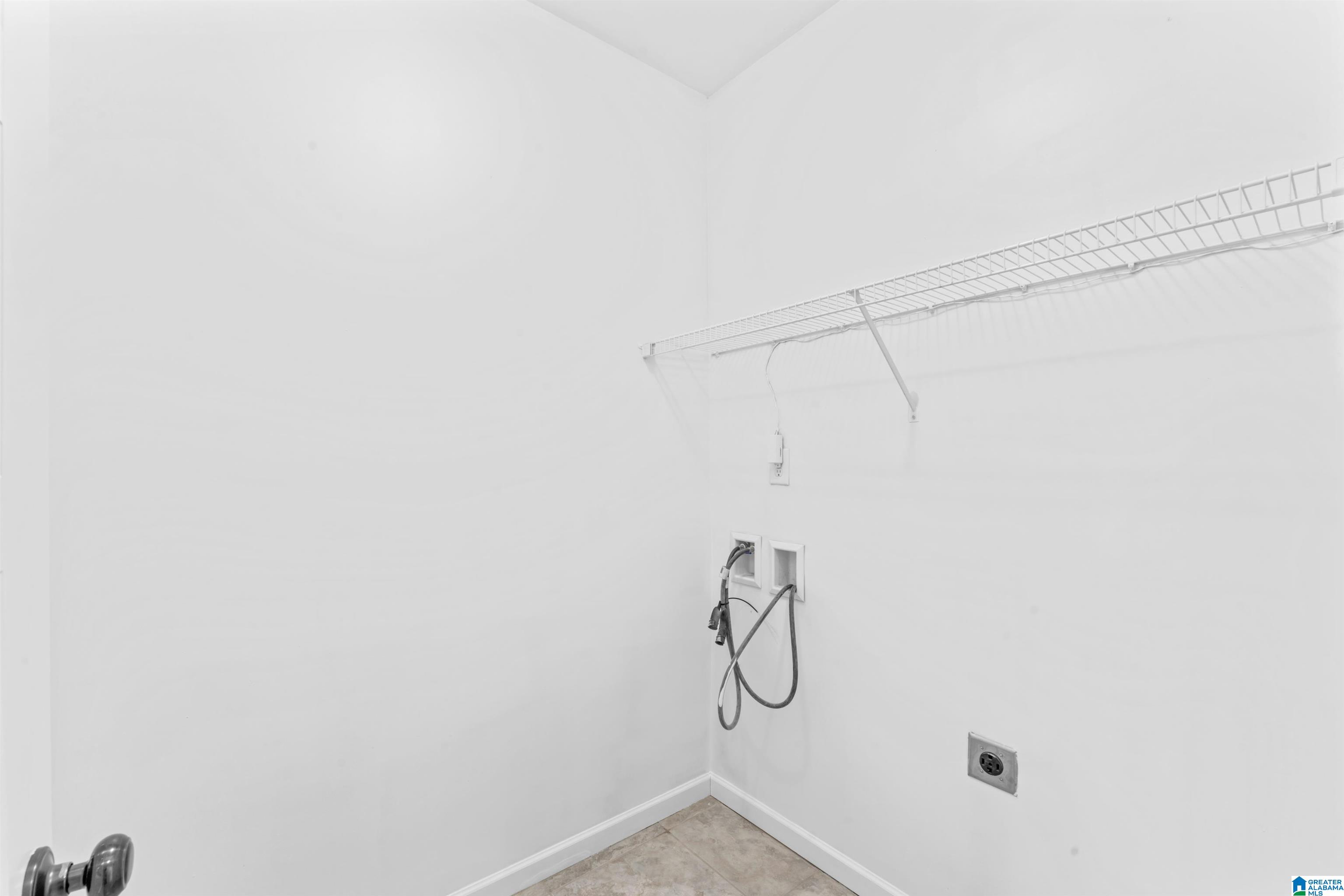 2043 Kerry Circle Calera, AL 35040 - Photo 14 of 38