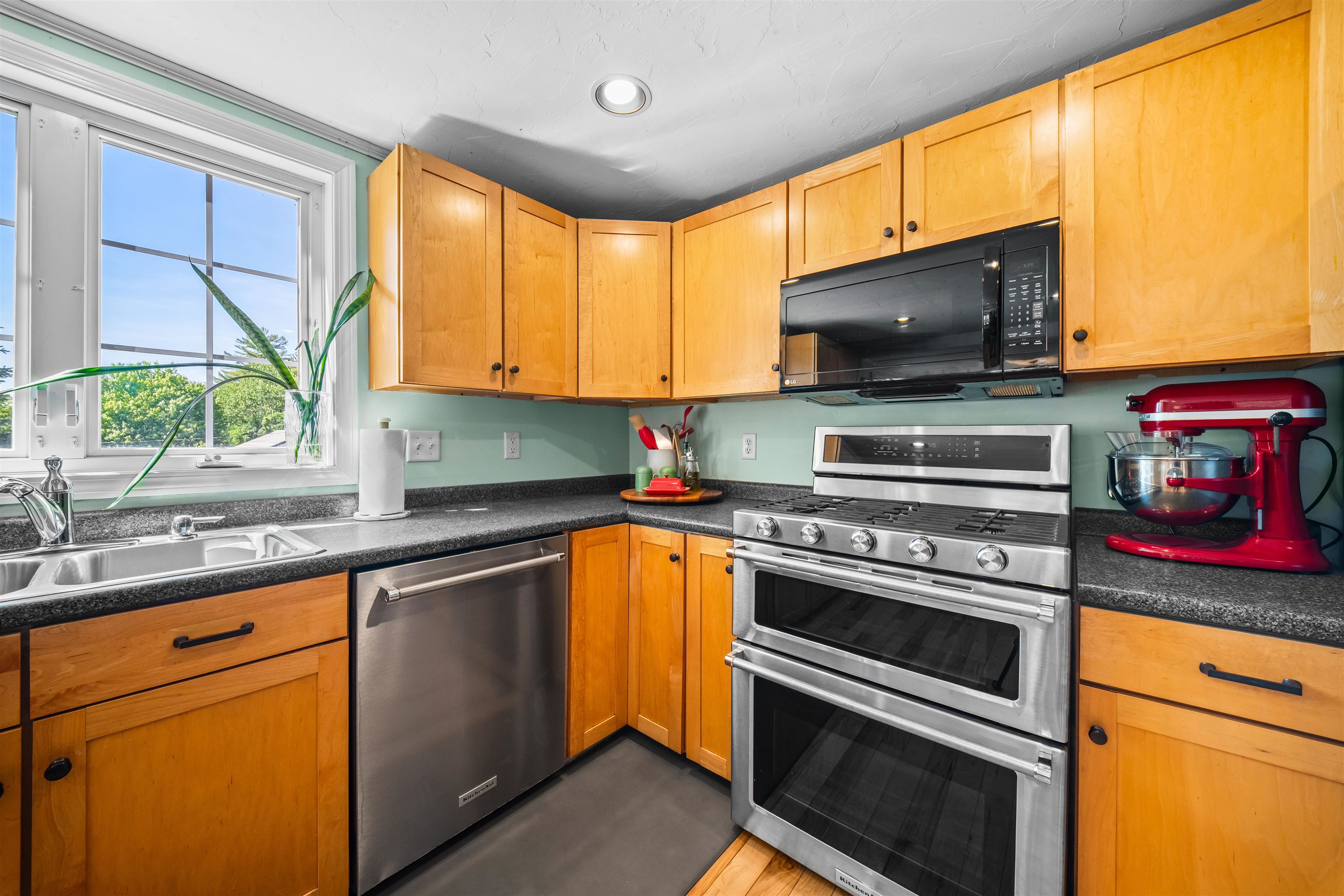 372 Mountain Road Concord, NH 03301 - Photo 18 of 47