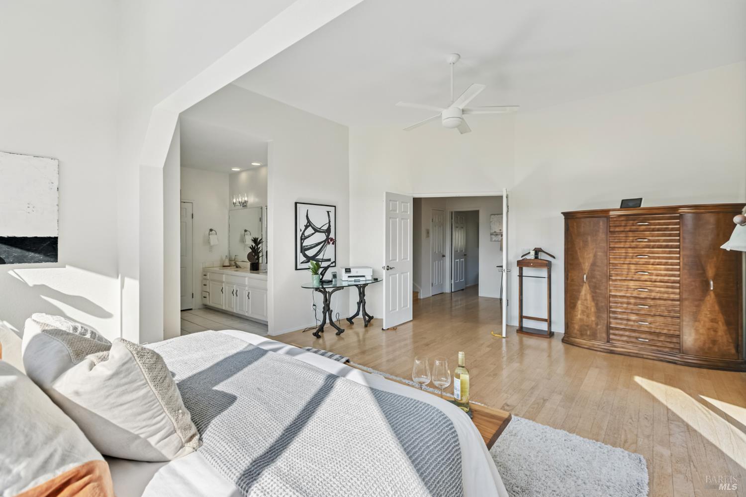 103 Holstein Road San Anselmo, CA 94960 - Photo 42 of 66 a bedroom with a bed and a mirror