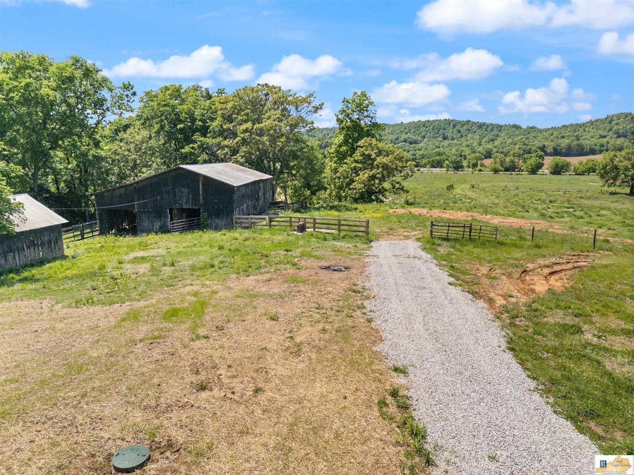 1363 Short Cut Road Horse Cave, KY 42749 - Photo 54 of 64 Gallery Image 54