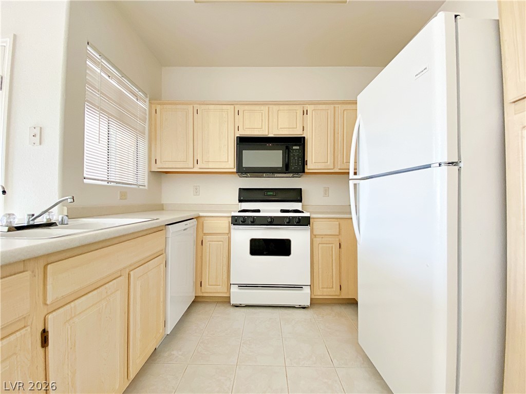 855 North Stephanie Street, Unit 2722 Henderson, NV 89014 - Photo 9 of 27