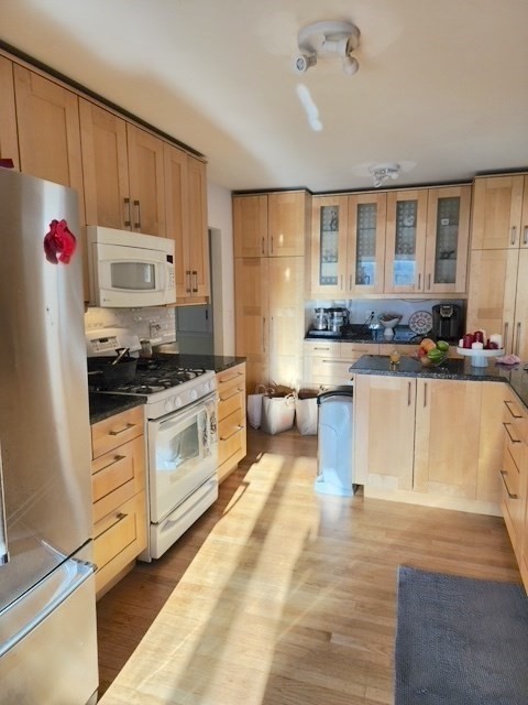 80 Woodcliff Road Brookline, MA 02467 - Photo 7 of 21