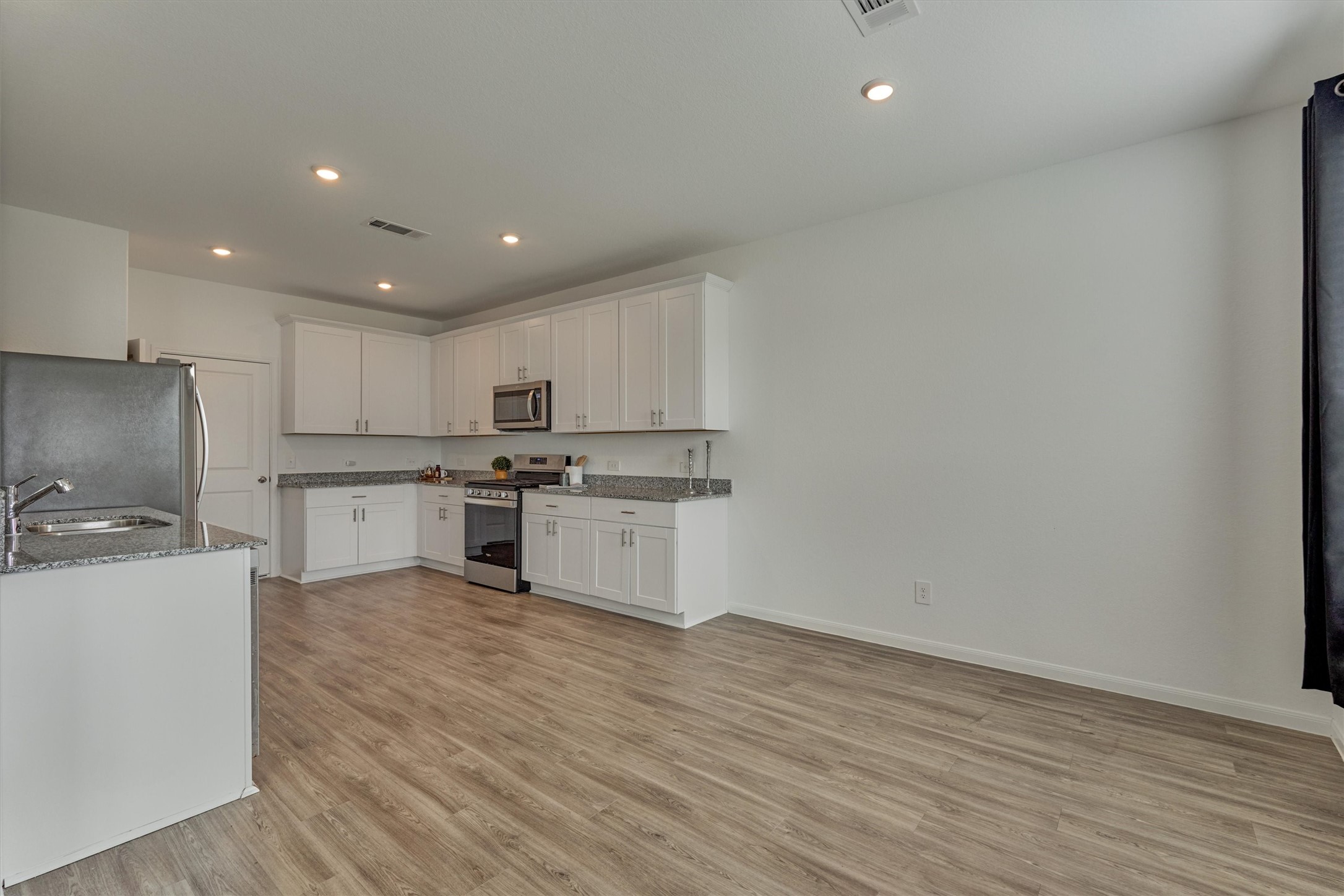 5406 Balerna St Spring Spring, TX 77373 - Photo 10 of 37